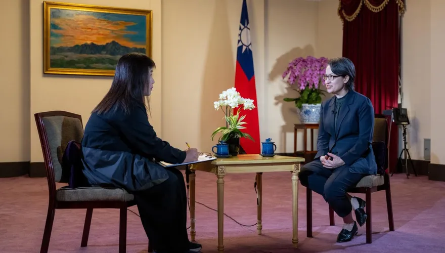 蕭美琴稱無人機只能歸國防部管？　張競舉美國核武打臉