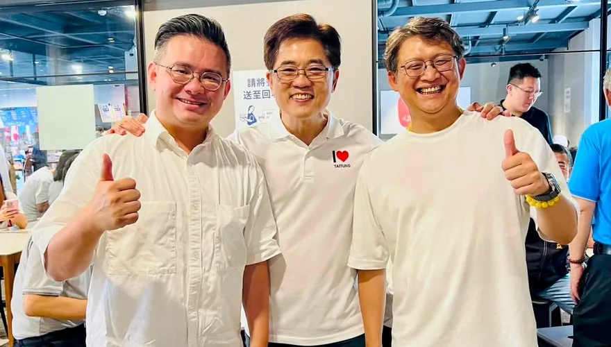 黃家三劍客！黃健庭、黃健豪、黃建賓三人合體　笑稱「異父異母3兄弟」