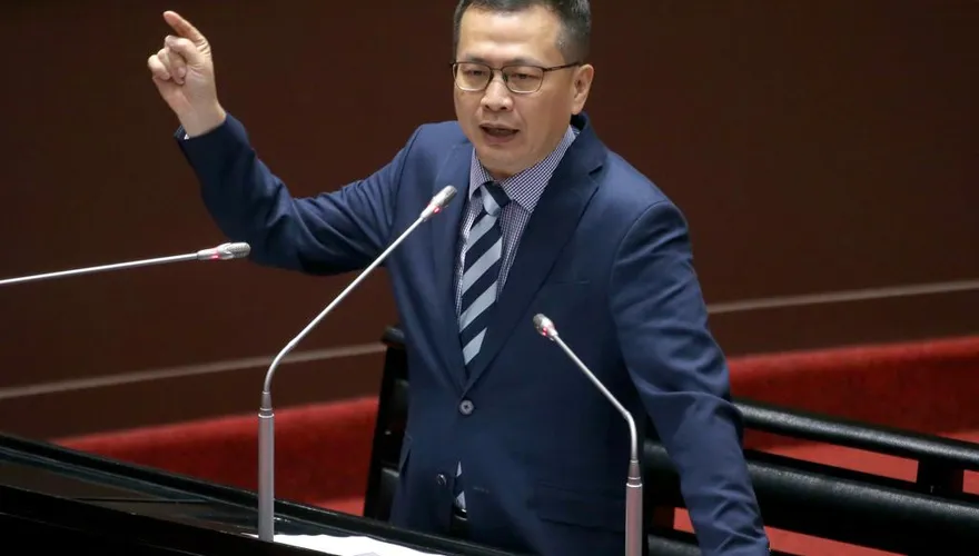 新竹棒球場案林智堅獲不起訴　羅智強狠酸：黨證無敵、無敵黨證