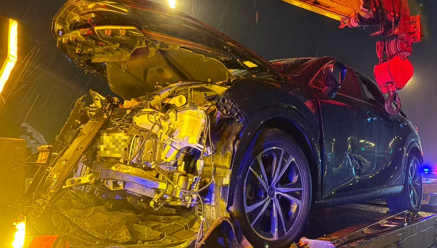影/悚！國3和美段自撞車頭毀爛　42歲男20米高空墜橋亡