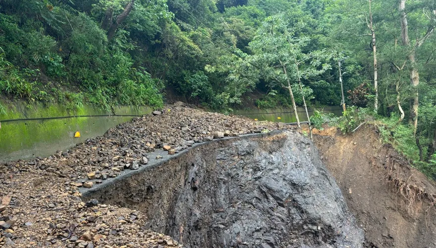 影/災情慘重！屏東春日鄉豪雨狂炸　屏146線路基掏空