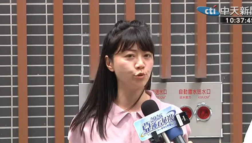 高嘉瑜登記遇李彥秀「0互動」　預告明有神秘大咖加持沈伯洋