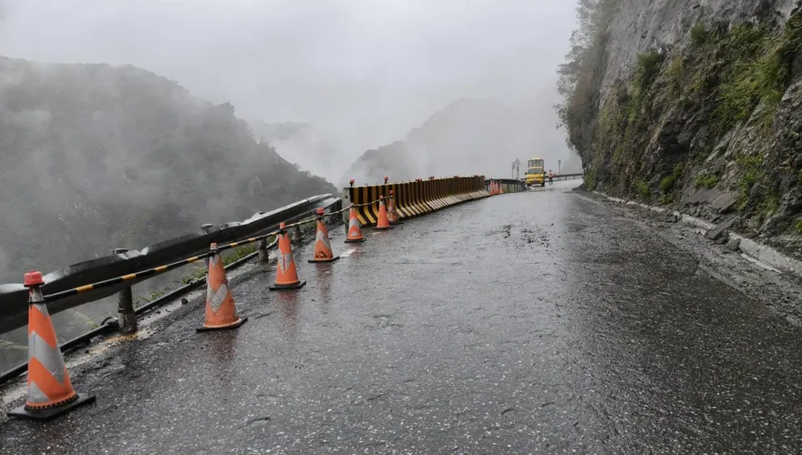 中橫公路豁然亭路段搶修施工　每天僅5時段放行