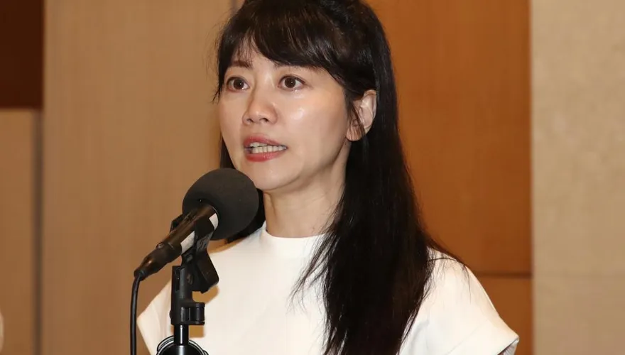 政大新生LINE群驚見沈伯洋「萬丈光芒」照！高嘉瑜讚：他是年輕人讀書的榜樣