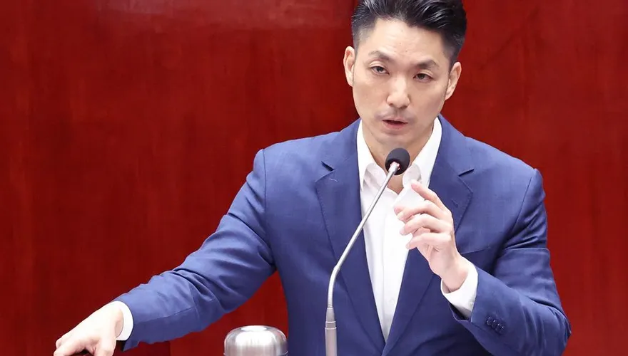 看到青鳥猛打蔣萬安兒！他列舉「綠2大咖」離譜黑歷史開轟了