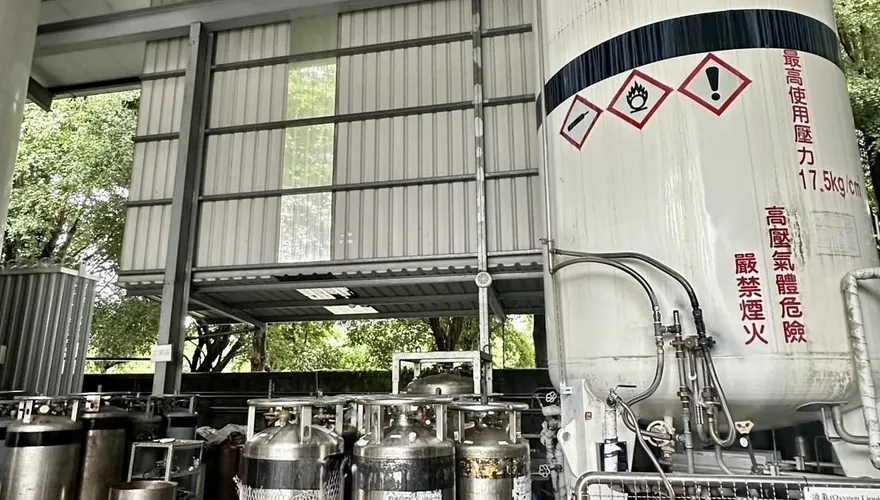 工業氣體冒充醫用氧與食用氣體　業者賺黑心錢4人遭羈押