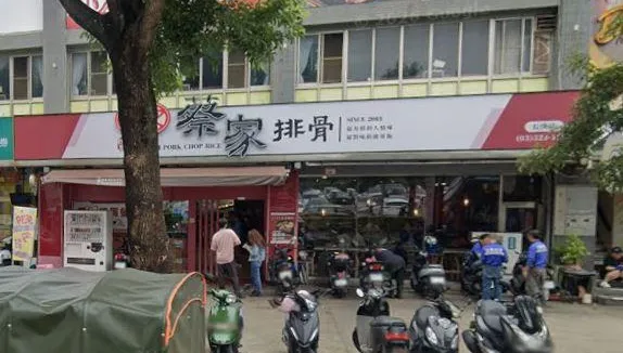 孕婦挺8月大肚買便當！店長突塞「2大雞腿」　暖喊：給小朋友吃