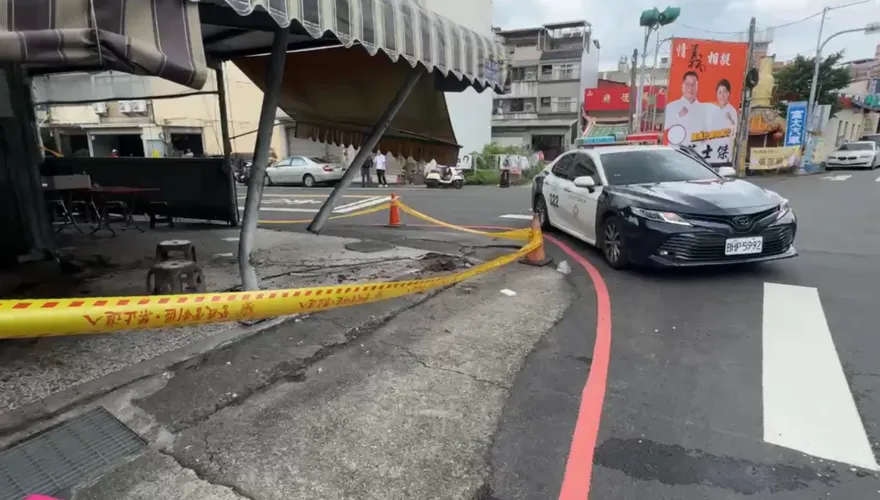 影/驚悚瞬間！草屯男開車疑癲癇發作衝撞攤販　釀3傷送醫