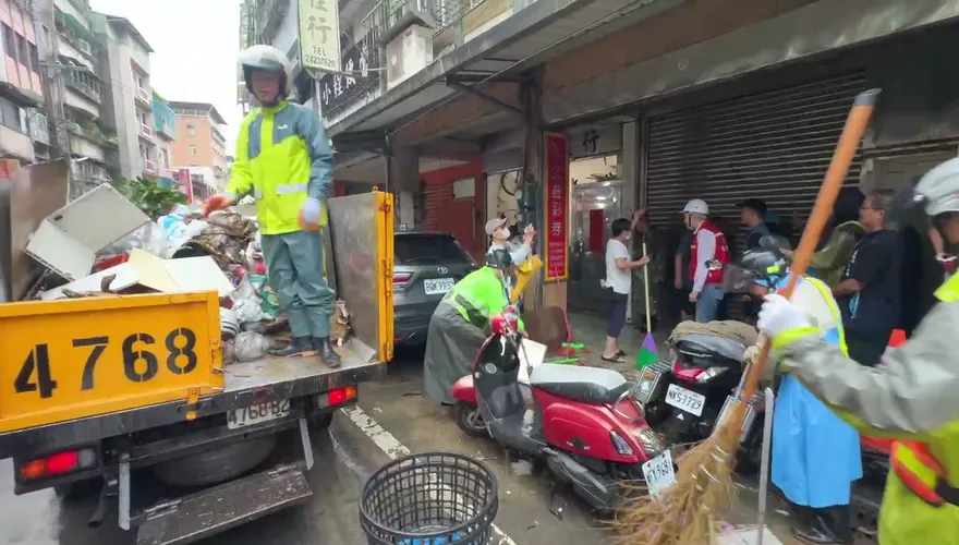 影/基隆強降雨逾70毫米淹水　謝國樑勘災：最高發3萬慰助金