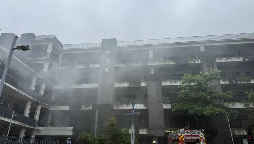 北市明倫高中校舍1樓火警！機房設備、管道空間燒毀