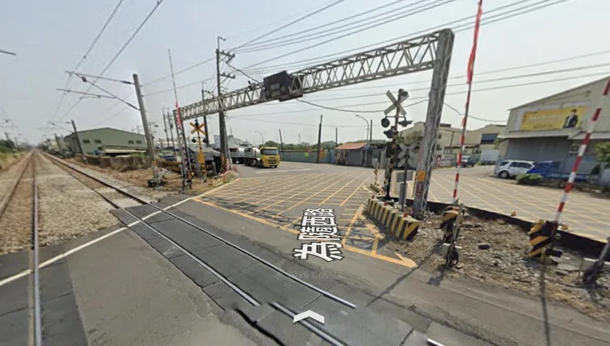 台鐵重大事故！行人疑闖軌遭自強號撞擊　現場遺體散落