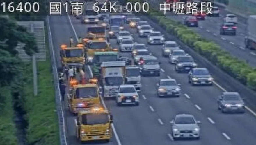 國道1號中壢段5車連環撞　嚴重壅塞回堵5km