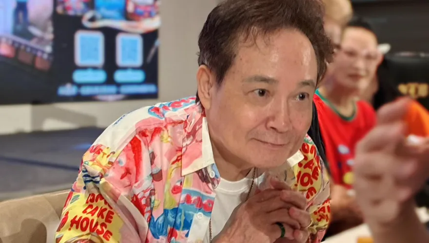 直擊/昔拍爆破戲致耳朵失聰3個月！孟飛戴助聽器露面　親揭75歲近況