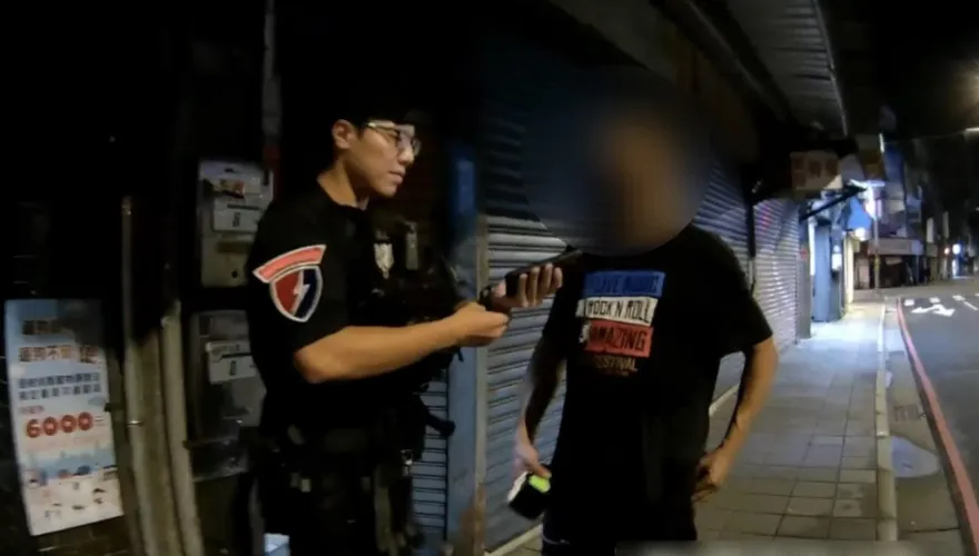 影/新北男半夜潛入民宅行竊　得手路邊遊蕩遭警盤查露餡