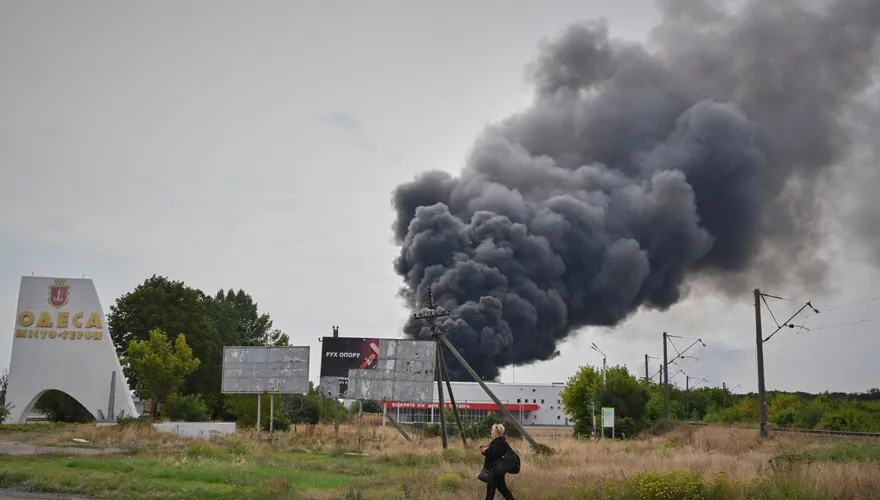 影/俄烏爆發全球首場「無人艇海戰」！俄無人船遭烏軍狂轟擊沉