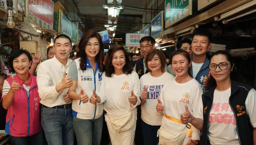 合體邱佩琳陪同謝國樑掃街　鄭麗文力挺：藍白攜手拚勝選