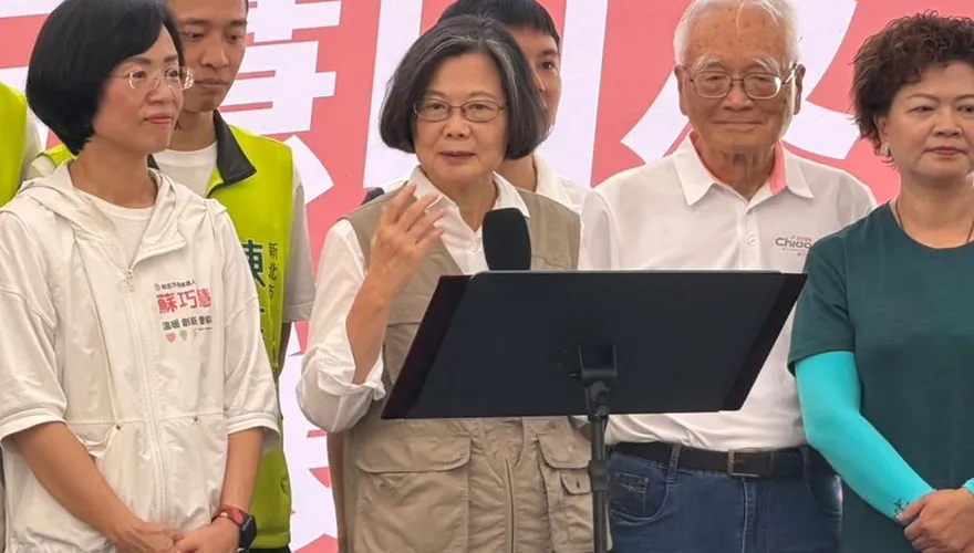 站台輔選蘇巧慧　蔡英文笑虧「常忘了你爸」