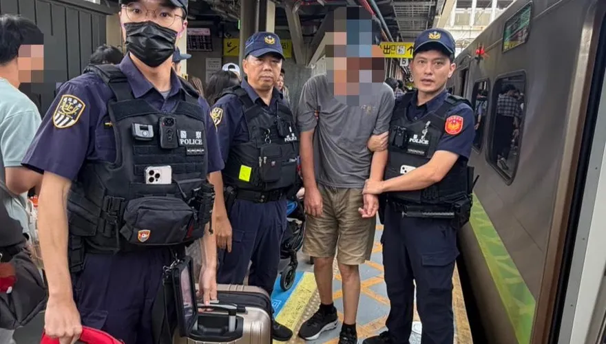 影/台鐵列車驚魂！男子揚言車上隨機攻擊　鐵路警火速逮捕