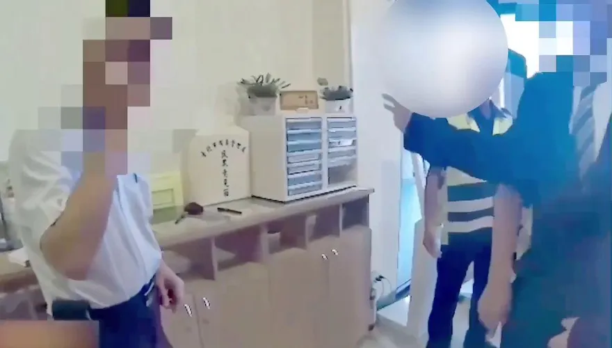 影/台北懷愛館抽號碼牌爆衝突　2禮儀公司人員扭打互告