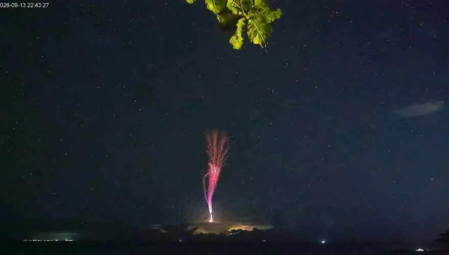 東海岸夜空驚見「紅色精靈」奇景　專家揭密：大氣放電現象