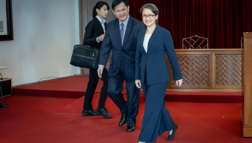 蕭美琴返台班機避大陸　前機師于皓瑋：事先更改飛行計畫