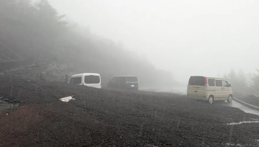 山梨縣研擬新規　遊客登富士山若需直升機救援將收費