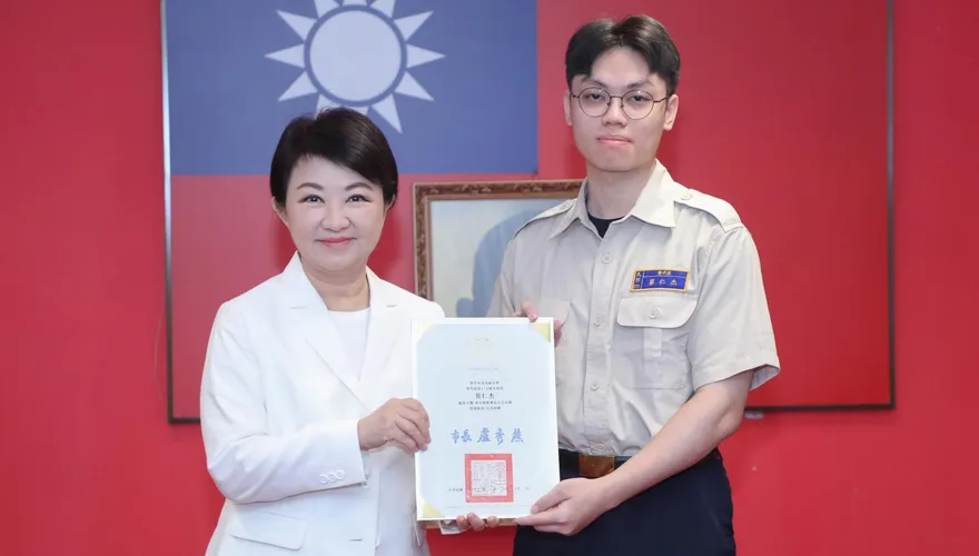 民眾突昏倒！台中替代役男施CPR加AED　成功搶回一命