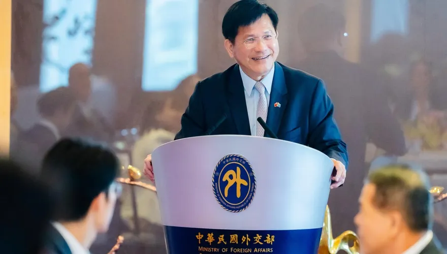 林佳龍搶曝光宿霧設處　國民黨質疑讓步海權換外交