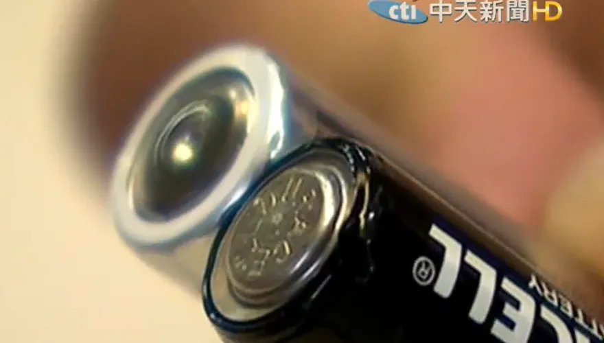 遙控器換電池「只換一顆」？專家搖頭：恐電路受損