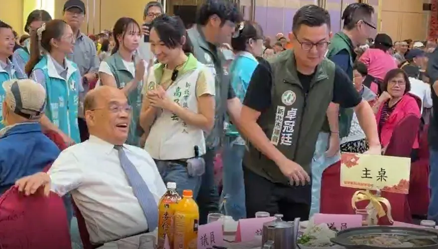 影片曝光！蘇貞昌打斷李四川致詞　大進場直接坐主桌