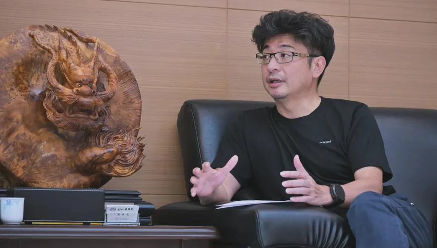 謝典霖與父親遭羈押！母鄭汝芬100萬交保　地院說明原因
