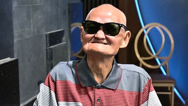 李炳輝驚吐75歲妻「在醫院」！　暖曝金援陳盈潔親姊內幕：人要互相幫助