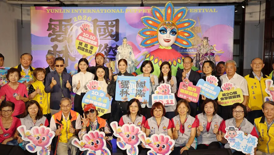 「姐姐」謝金燕來了！黃妃、Marz23、台鋼雄鷹啦啦隊全員集結　雙十連假High翻虎尾