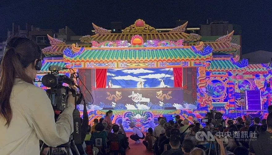 怒轟趙建銘是陳世美！台南「鍘美藝術節」爆滿擠翻天