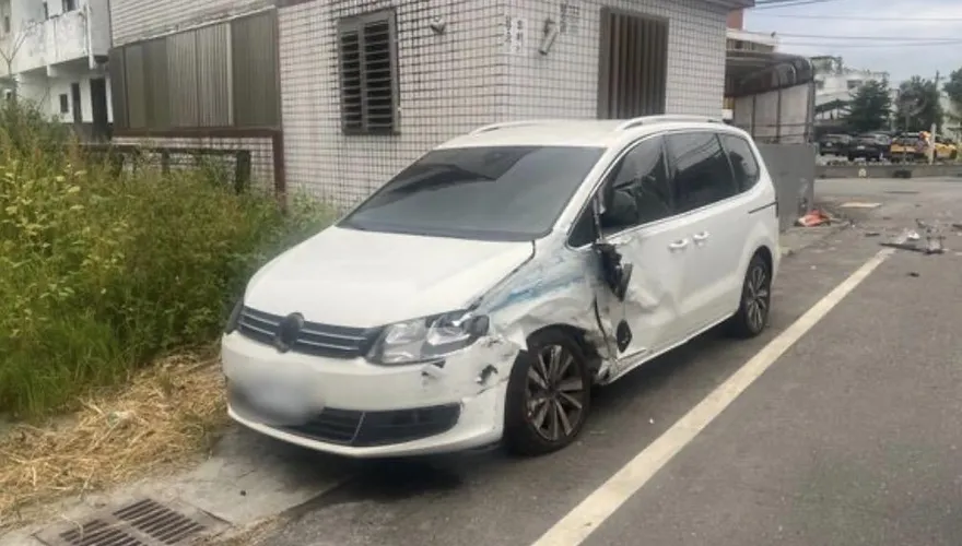 花蓮鳳林貨車擦撞休旅車　女駕駛脫困酒測突昏倒