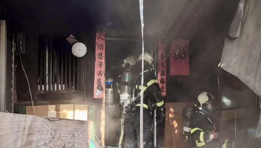 影/北市士林區民宅火警　男子燒自宅當場遭逮