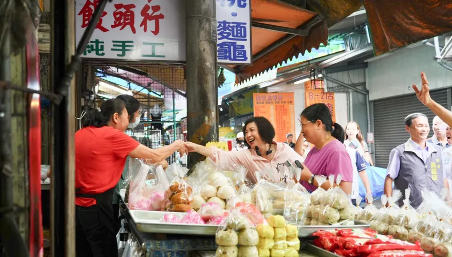何欣純自稱「菜市仔夫人」傾聽民意　預告沈伯洋9/27現身台中