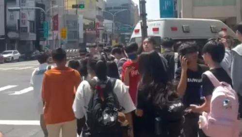 影/台中北區大樓火警！補習班急疏散　疑學生抽菸點燃垃圾桶