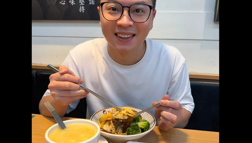 青鳥翻車！「人造洋流」抵制鬍鬚張　凌濤下午2點去吃：人潮6成滿