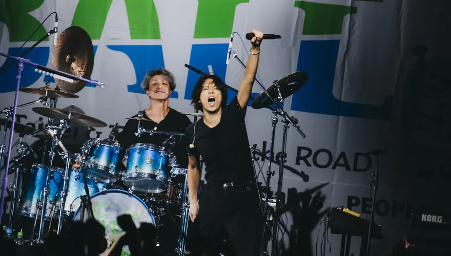[Alexandros]壓軸炸場！主唱憶16年前來台「零觀眾」　霸喊：偷走你們的心