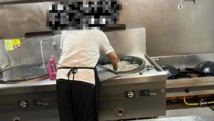 南京幼兒園爆集體嘔吐！廚房衛生令人作嘔　炒菜鍋拿來洗拖把