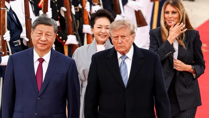 彭麗媛開口引關注！美中第一夫人紅毯零翻譯交談　唇語專家解讀震撼對話