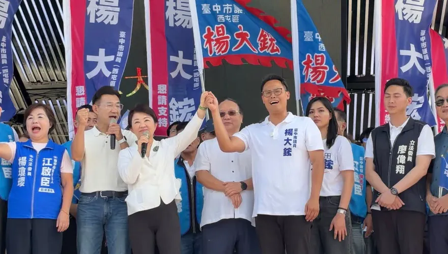 見盧秀燕低調進場　胡志強笑：我不是民進黨、講話時就大進場
