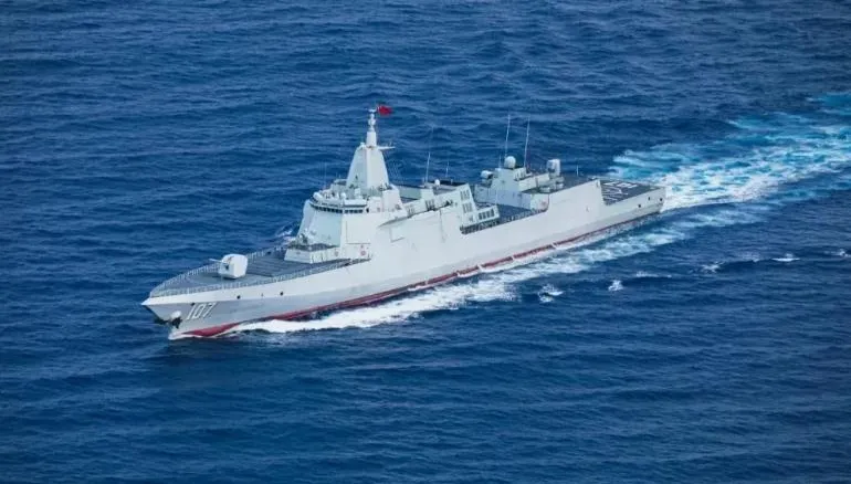 陸「萬噸大驅」遵義艦驚爆與外軍纏鬥！狠嗆「射程內能消滅」