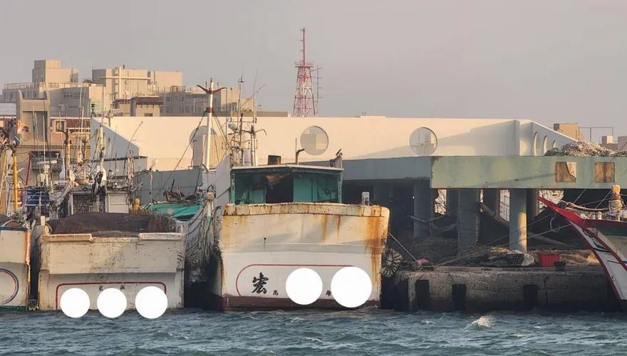 影/高雄籍漁船「假出海」詐領油料補助　遭追繳稅逾2319萬元