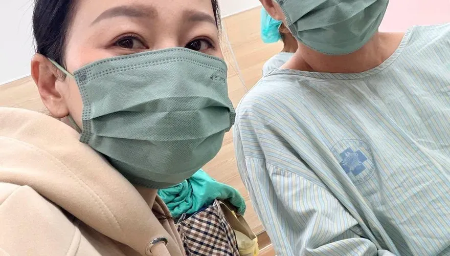 陳隨意聲帶惡化緊急開刀！妻謝宜君報平安：一切順利