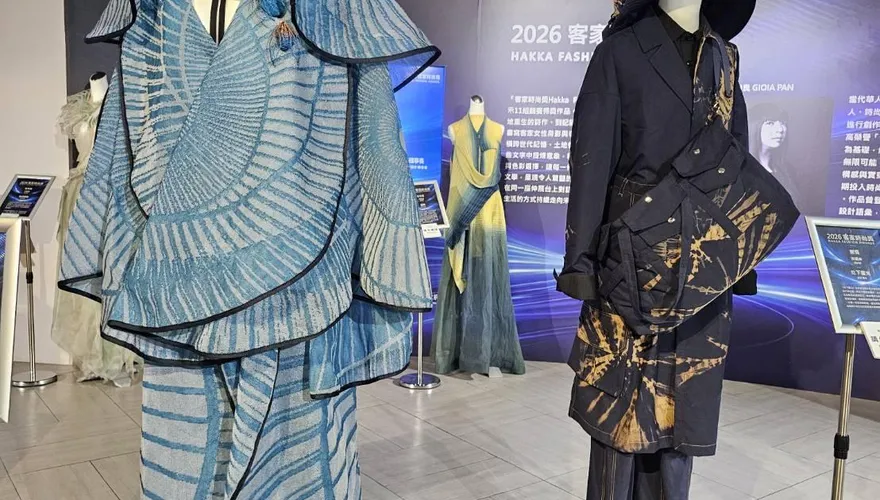 一針一線將客家文學縫進衣服裡！2026客家時尚獎服飾展重磅登場