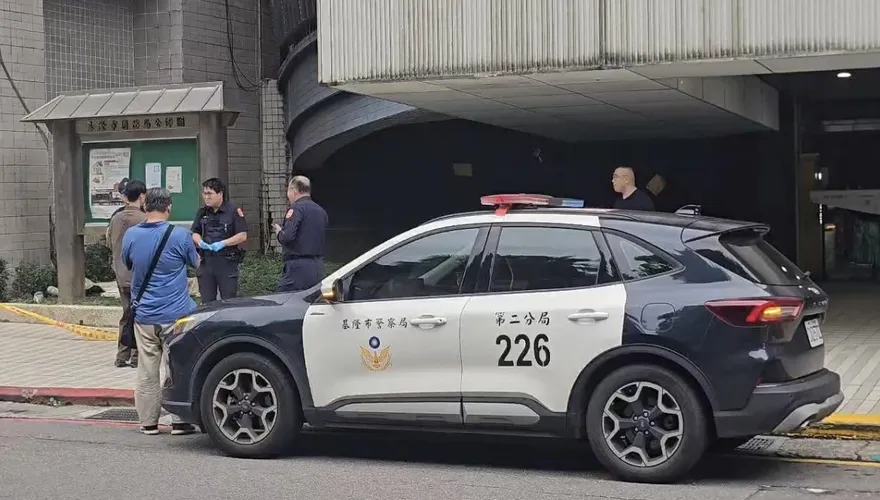 基隆信二停車場男子墜樓　倒臥花圃明顯死亡
