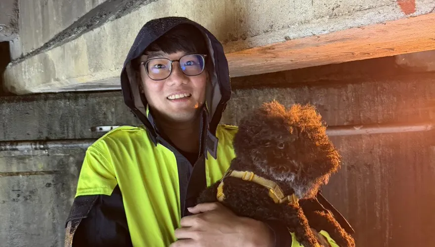 水淹及腰命懸一線！蘆竹暴雨受困女駕駛與貴賓犬獲救