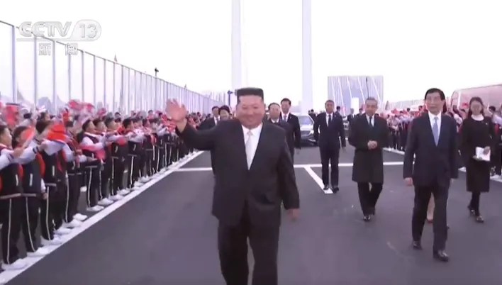 金正恩打臉死訊訪大陸！王滬寧全程陪同獻花、參觀車廠